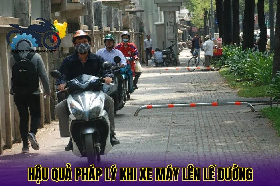 hậu quả pháp lý khi xe máy lên lề đường